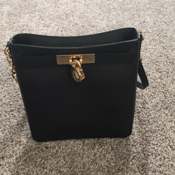Michael Kors Handbags - Micheal Kors Messenger Bag